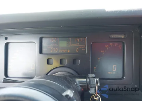 1985 Chevrolet Corvette из США, поврежденный, VIN 1G1YY0784F5132948